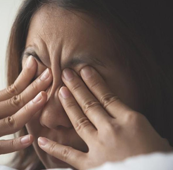 Sintomas a Sensibilidade à Luz, a Cheiros e ao Barulho? Sintomas a Sensibilidade à Luz, a Cheiros e ao Barulho?